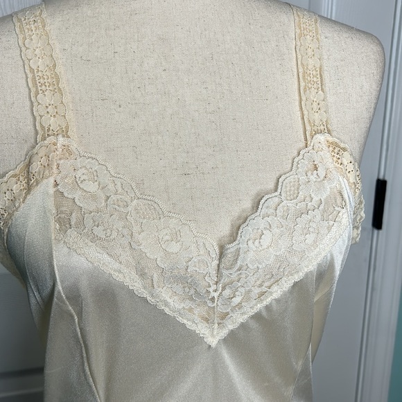 Vintage Camisole‎ Silky Nylon Lace Trim NWT Made in USA Size Medium Peter Pan - Picture 3 of 6